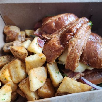 Zocalo Coffee & Kitchen - Breakfast sandwich with bacon and fried potatoes - Coffee & Tea Near Me - Oakland, California Zocalo Coffee & Kitchen - Breakfast sandwich with bacon and fried potatoes - Coffee & Tea Near Me - Oakland, California