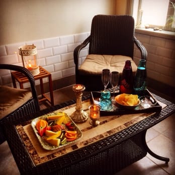 Njuta Spa Nacka - Juice , snacs and fresch fruit served in the relaxroom. - Skin Care Near Me - Nacka Strand, Alberta Njuta Spa Nacka - Juice , snacs and fresch fruit served in the relaxroom. - Skin Care Near Me - Nacka Strand, Alberta