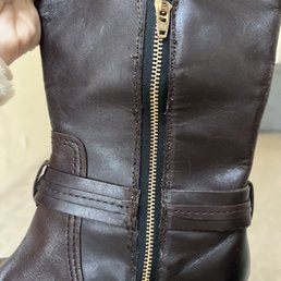 Entire zipper from afar- very obvious mistakes.