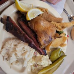 The Neu Ranch House - Buffet plate