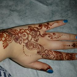 Threading & Henna by Shaheen - Amazing color