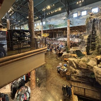 Bass Pro Shops - Outdoor Gear Near Me - Kodak, Tennessee