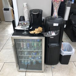 Hi Style Hair Salon For Men - Really great customer service, they also offer free drinks and snacks for customers while they wait! The barbers are professional!