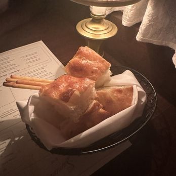 Sammie’s - Complimentary Bread - Italian Near Me - Austin, Texas