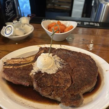 Pear Tree Kitchen & Bar - Steakhouses Near Me - Macon, Missouri