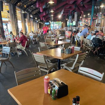 LuLu's Destin - Dining Room - Seafood Near Me - Destin, Florida