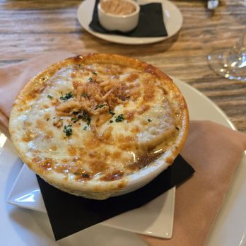 Bavarian Inn - Traditional French Onion Soup - Hotels Near Me - Shepherdstown, West Virginia Bavarian Inn - Traditional French Onion Soup - Hotels Near Me - Shepherdstown, West Virginia