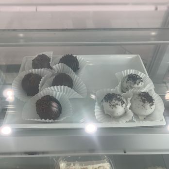 Cakes U Crave - a variety of desserts - Cupcakes Near Me - Missouri City, Texas Cakes U Crave - a variety of desserts - Cupcakes Near Me - Missouri City, Texas