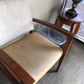 SimonMed Imaging - Thomas - Filthy blood stained chairs - Diagnostic Imaging Near Me - Phoenix, Arizona