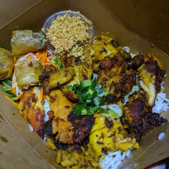 Com Tam Ninh Kieu - Lemon grass chicken bún with spring roll - Vietnamese Near Me - Bronx, New York Com Tam Ninh Kieu - Lemon grass chicken bún with spring roll - Vietnamese Near Me - Bronx, New York