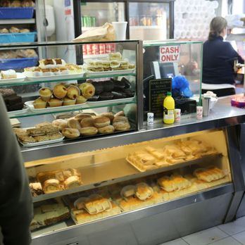 Beigel Bake - Brick Lane Bakery counter - Bakeries Near Me - London, XGL