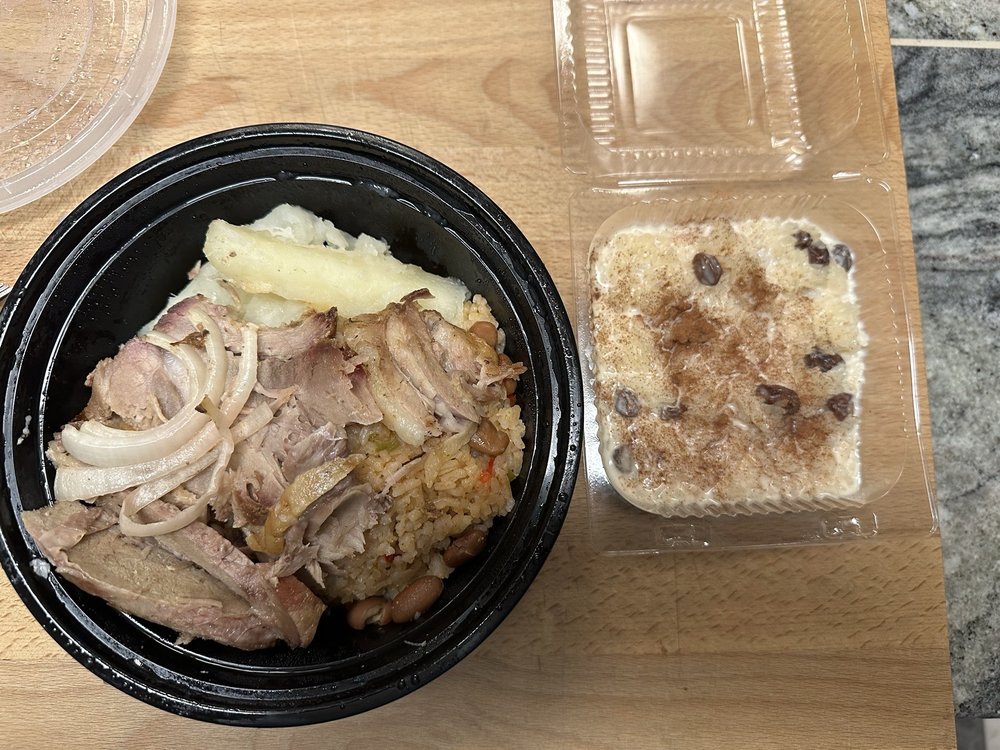 Guajiros Cuban Cafe Logo