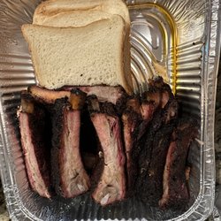Red Eye Barbecue - Pork ribs and bread