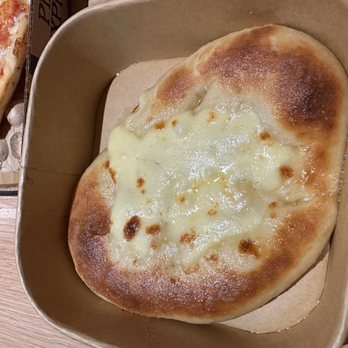 Pizza Express - Garlic bread with mozzarella - Pizza Near Me - London, XGL Pizza Express - Garlic bread with mozzarella - Pizza Near Me - London, XGL