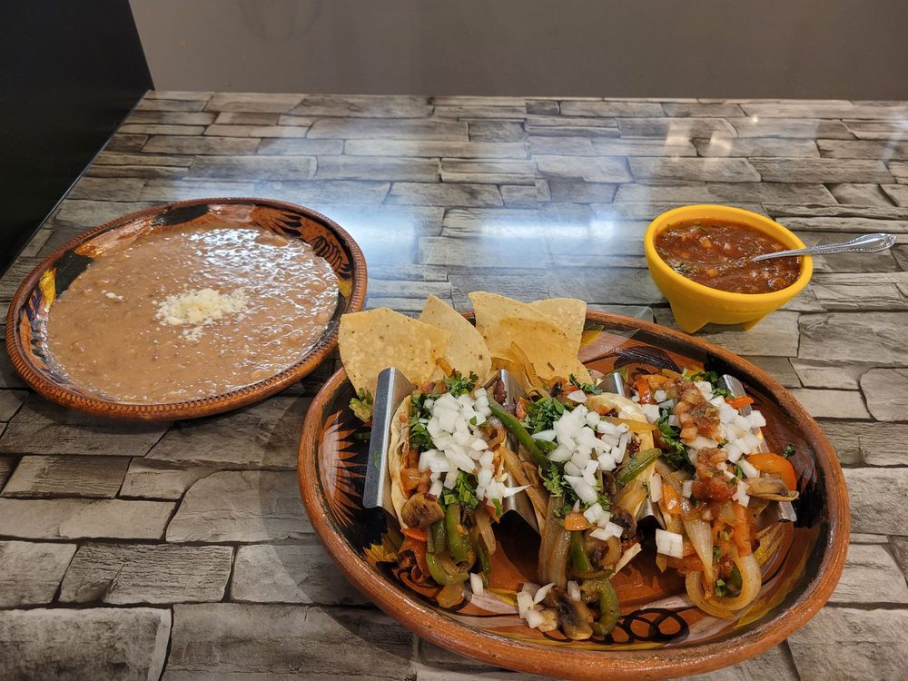 El Mexican Restaurant