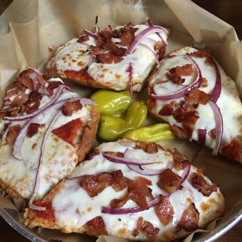 Founders Brewing - French bread pizza with bacon and red onions - Breweries Near Me - Grand Rapids, Michigan