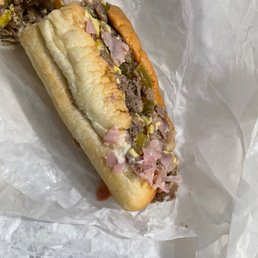 Like who eats ham on a steak and egg sub that doesn't even make sense! Like who eats ham on a steak and egg sub that doesn't even make sense!