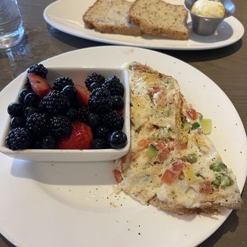 Harper's - Vegetarian Omelete (egg whites) with side of berries and gluten free toast - Breakfast & Brunch Near Me - Atlantic City, New Jersey Harper's - Vegetarian Omelete (egg whites) with side of berries and gluten free toast - Breakfast & Brunch Near Me - Atlantic City, New Jersey