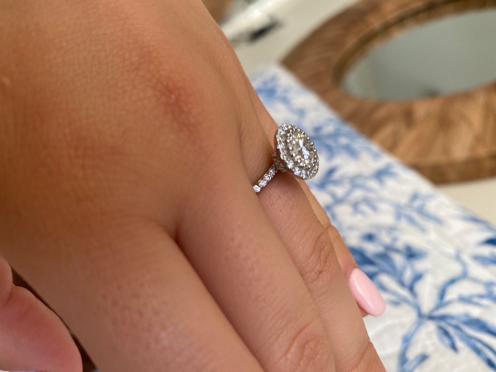 BELLPORT JEWELERS & RARITIES Updated September 2024 19 Photos & 10