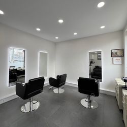 JuJu Hair Salon - Inside