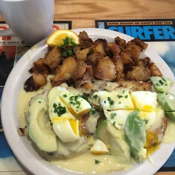Beach Break Cafe - Crabs Benedict with potatoes - Breakfast & Brunch Near Me - Oceanside, California Beach Break Cafe - Crabs Benedict with potatoes - Breakfast & Brunch Near Me - Oceanside, California