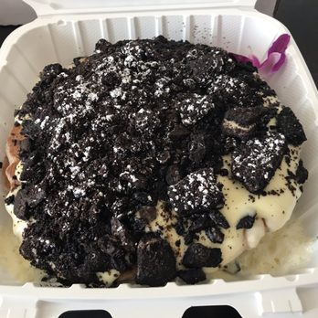 Guieb Cafe - Oreo cheesecake pancakes - New American Near Me - Honolulu, Hawaii