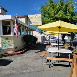 Jenn's Cafe - Outside