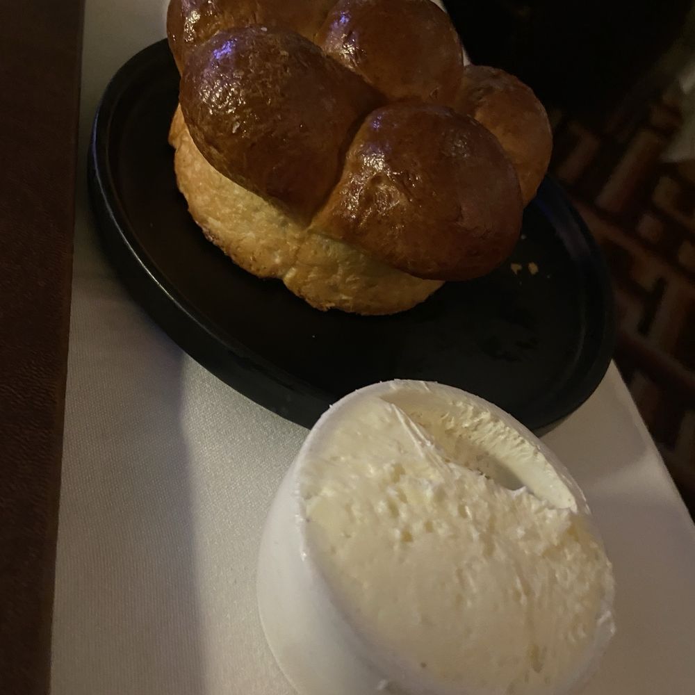 Oscar's Steakhouse - Complimentary bread - Steakhouses Near Me - Las Vegas, Nevada