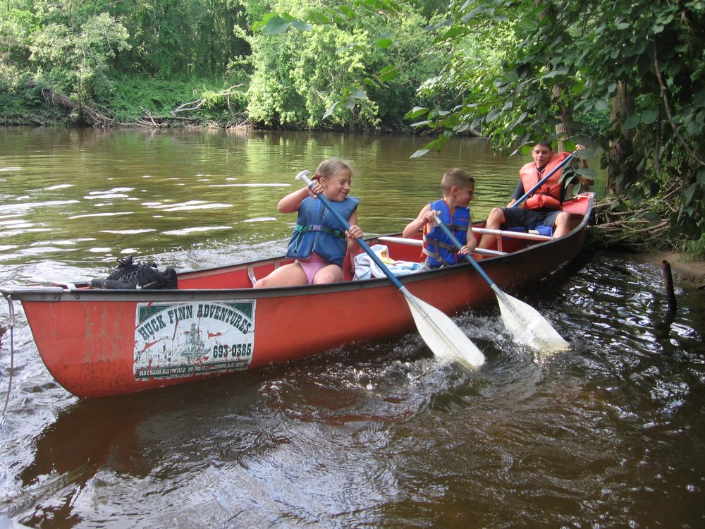 Huck Finn Adventures & Sales Logo