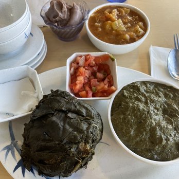 O'ahu Grill - Squid Luau, Laulau, Tripe Stew, Poi, Lomi Salmon & Haupia - Hawaiian Near Me - Honolulu, Hawaii