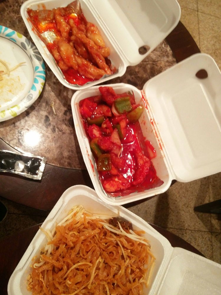 Like's Thai & Chinese Food, Los Angeles Roadtrippers