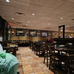 Shadi's Restaurant & Lounge - Interior