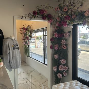 Lady Lash Lounge - Entrance to the expanded spaces. - Eyelash Service Near Me - Santa Clara, California