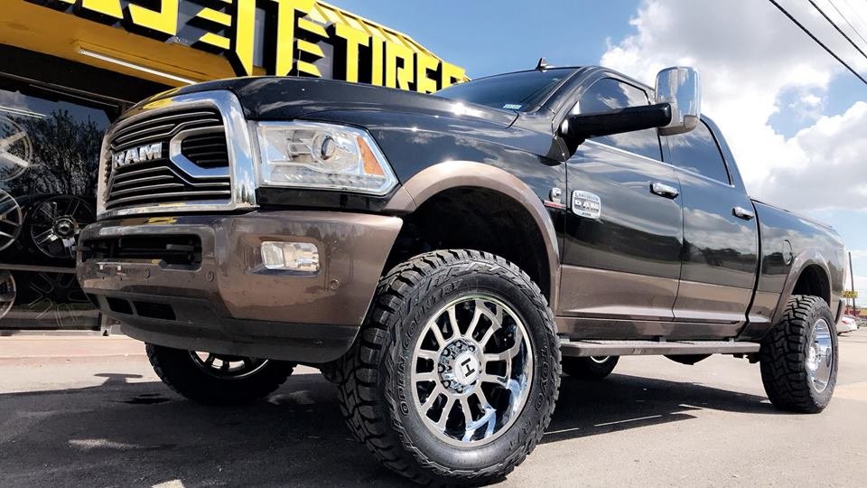 TEXAS TIRES Updated October 2024 11 Photos & 26 Reviews 110 N Hwy