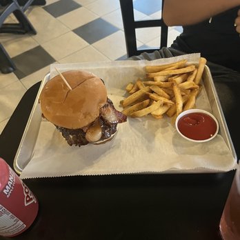 De Leon Cocina - De Leon Burger - Latin American Near Me - St Augustine, Florida De Leon Cocina - De Leon Burger - Latin American Near Me - St Augustine, Florida