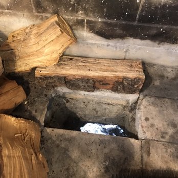 Poggi - After moving the logs, you can see outside! - Chimney Sweeps Near Me Poggi - After moving the logs, you can see outside! - Chimney Sweeps Near Me
