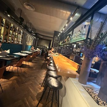 Vinitus - Seating - Tapas Bars Near Me - Barcelona, B Vinitus - Seating - Tapas Bars Near Me - Barcelona, B