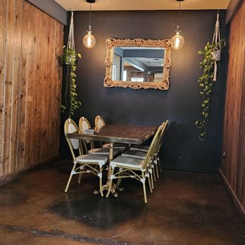 Greenhouse Cafe - Cozy reserved nook - Cafes Near Me - Citrus Heights, California