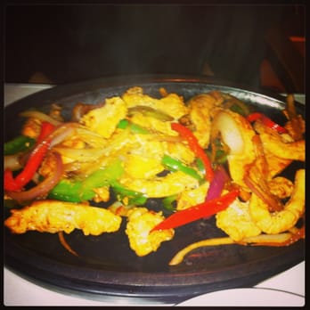 Tela Mares - Chicken Fajitas - Latin American Near Me - Baltimore, Maryland