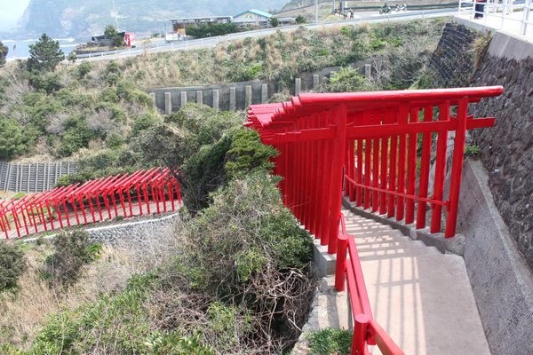 Motonosumi Shrine by null
