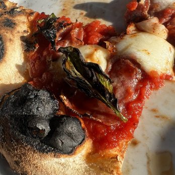 Bantam - Burnt crust and burnt basil - Pizza Near Me - Santa Cruz, California