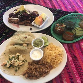 Mamas Royal Cafe - Shrimp tacos and berries French Toast - Breakfast & Brunch Near Me - Cabo San Lucas, BCS