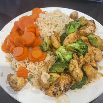 Koji Express Japanese Grill - West - chicken, broccoli, carrots and rice - Teppanyaki Near Me - Murfreesboro, Tennessee Koji Express Japanese Grill - West - chicken, broccoli, carrots and rice - Teppanyaki Near Me - Murfreesboro, Tennessee