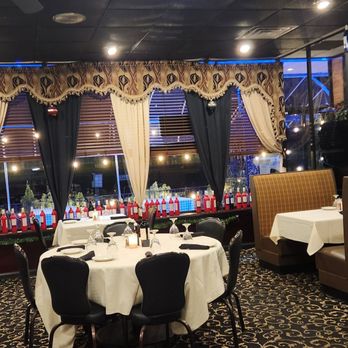 Cafe Luna - Main dining room - Italian Near Me - Cromwell, Connecticut