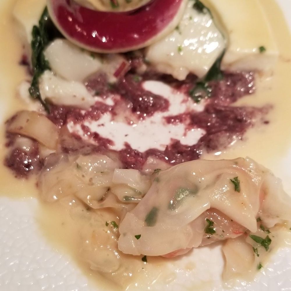 Restaurant Pierre Gagnaire - Ravioli of wild seaweed with razor clams - French Near Me - Paris, 75