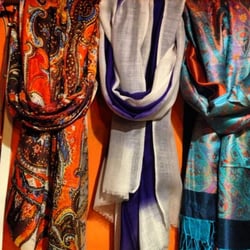 Galleria del Cashmere - Sciarpe di Puro Cashmere e Puro seta . Pashtoosh e Pashmina liscia /ricamate a Mano. Ampia selezione delle sciarpe con prezzi molto buoni