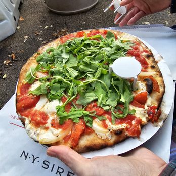 Juliana's - Pie with red sauce, fresh mozz, roasted peppers, onions and arugula - Pizza Near Me - Brooklyn, New York