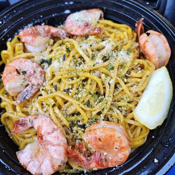 Enseamada Cafe - Garlic noodles with shrimps - Filipino Near Me - Everett, Washington