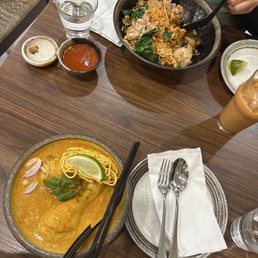 Khao Soi, Dry Mixed Tom Yum