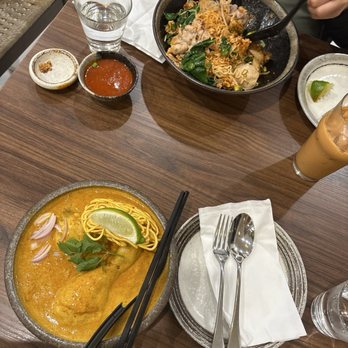 Zab Bite - Khao Soi, Dry Mixed Tom Yum - Thai Near Me - Vancouver, British Columbia